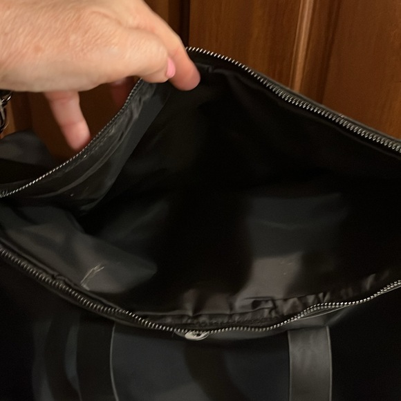 Fabletics The Grip Tote Duffel Gym/Travel Bag, Black, 20.5” x 11.5” x 6.5” - Picture 9 of 15